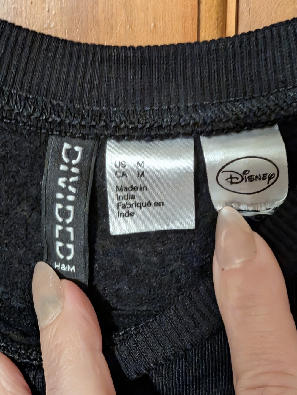 Black Fantasia Graphic Crewneck Sweatshirt - Unisex Divided H&M Disney Brand - Picture 5 of 5